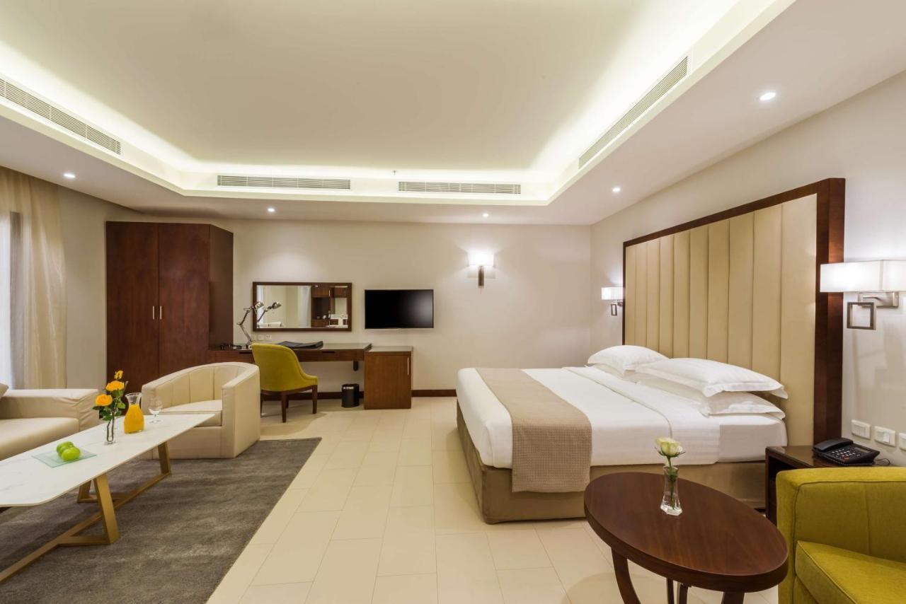 Best Western Plus Al Qurayyat City Center Bagian luar foto